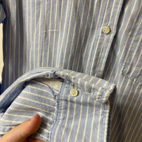 A&F button down! Never Worn - Picture 4 of 6